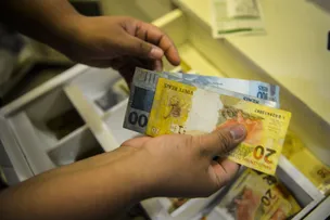 DÍVIDAS COM CARTÕES E BANCOS APRESENTA QUEDA NA BAHIA