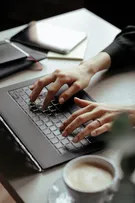 ESTUDO APONTA QUE 82% DOS CARGOS EM ESCRITÓRIOS TIVERAM AUMENTO DE SALÁRIO ACIMA DA INFLAÇÃO