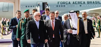 LULA DESEMBARCA NA ARÁBIA SAUDITA EM BUSCA DE INVESTIMENTOS