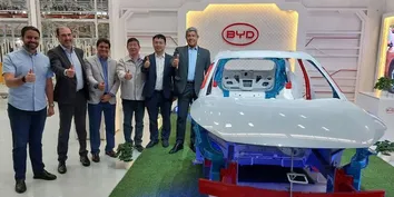 JERÔNIMO CELEBRA APROVAÇÃO DE INCENTIVOS QUE FAVORECEM A BYD: 'FIQUEI CONTENTE'