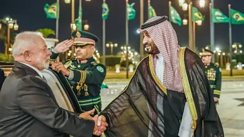 EM RIAD, LULA SE REÚNE COM PRÍNCIPE HERDEIRO DA ARÁBIA SAUDITA