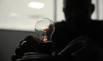 LUZ PARA TODOS LEVOU ENERGIA PARA 18 MILHÕES DE PESSOAS EM 20 ANOS
