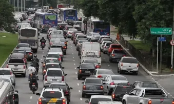 GRUPO DE 1% MAIS RICO EMITE IGUAL QUANTIDADE DE CO2 DE 66% DOS POBRES