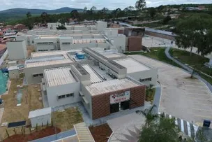 HOSPITAL DA CHAPADA SE DESPEDE DO OUTUBRO ROSA COM CAMINHADA PELA CONSCIENTIZAÇÃO SOBRE O CÂNCER DE MAMA