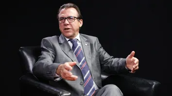 GOVERNO REVOGA PORTARIA SOBRE TRABALHO DO COMÉRCIO NOS FERIADOS