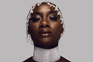 NARA COUTO CANTA SUA AFRICANIDADE PARTICULAR EM TRÊS SHOWS NA CAIXA CULTURAL SALVADOR