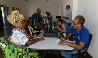 SECRETÁRIO CELEBRA ALTA ADESÃO NO RECADASTRAMENTO DE AMBULANTES DO PELOURINHO
