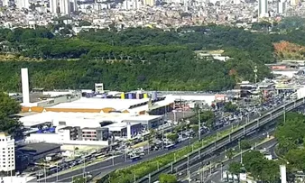 VIADUTO RAUL SEIXAS É INTERDITADO E DEIXA TRÂNSITO LENTO NA REGIÃO