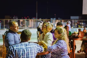 COM MAIS DE 95% DE OBRA REALIZADA NO PLENO ITAIGARA, CONSTRUTORA SEGURA REÚNE CORRETORES PARCEIROS EM HAPPY HOUR NO ROOFTOP.