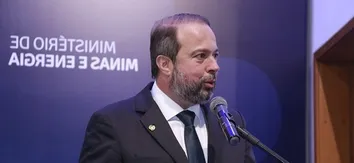 MINISTRO DE MINAS E ENERGIA DEFENDE VOLTA DO HORÁRIO DE VERÃO