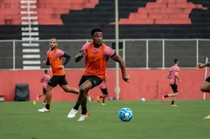 VITÓRIA FAZ TREINO TÁTICO DURANTE O FERIADO NO BARRADÃO