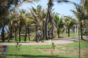 PREFEITURA ENTREGA ORLA DE PRAIA DO FLAMENGO REQUALIFICADA COM PRIMEIRO VIVEIRO DE RESTINGA DE SALVADOR