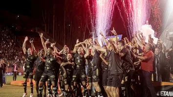 CMS REALIZA SESSÃO ESPECIAL EM HOMENAGEM AO VITÓRIA