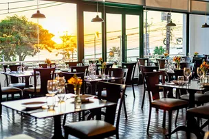 APÓS SUCESSO, PÔR DO SOL COM OPEN ADEGA NO RESTAURANTE GUARANY SE FIXA NA PROGRAMAÇÃO DO VERÃO