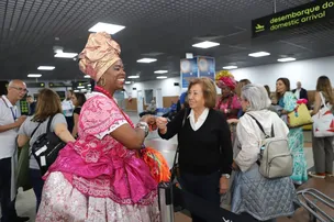 TURISTAS PORTUGUESES CHEGAM EM VOOS FRETADOS PARA FESTA DE ANO NOVO NA BAHIA