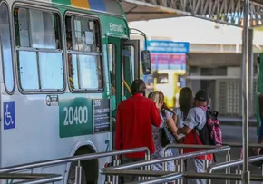 SALVADOR: PREFEITURA DESATIVA NOVA LINHA DE ÔNIBUS E ENCURTA ITINERÁRIO ATÉ O SHOPPING DA BAHIA
