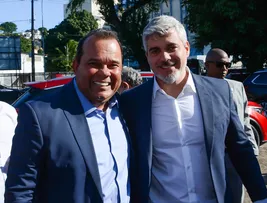 GOVERNADOR EM EXERCÍCIO PARABENIZA SUPERINTENDENTE DA PF NA BAHIA POR OPERAÇÃO CONTRA O TRÁFICO INTERNACIONAL DE ARMAS