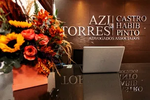 AZI E TORRES ADVOGADOS ASSOCIADOS CELEBRA MATURIDADE E CRESCIMENTO AO COMPLETAR 20 ANOS