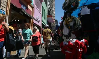 MAIS DE 40% DOS CONSUMIDORES PRETENDEM PRETENDEM FAZER COMPRAS PARA O NATAL