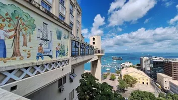 TÂNIA SCOLFIELD DETALHA RESTAURAÇÃO DO ELEVADOR LACERDA