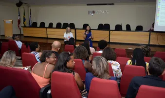 PREFEITURA CAPACITA PROFISSIONAIS QUE VÃO ATUAR COM CRIANÇAS E ADOLESCENTES NO CARNAVAL