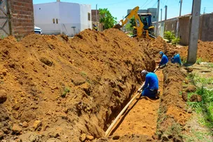 VITÓRIA DA CONQUISTA: OBRA DE PAVIMENTAÇÃO DO PANORAMA ESTÁ EM FASE DE REBAIXAMENTO DAS REDES DE ÁGUA E ESGOTO