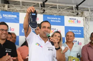 PREFEITURA INICIA RECONSTRUÇÃO DE ESCOLA NO PERO VAZ E APRESENTA NOVO TÊNIS QUE SERÁ ENTREGUE A ALUNOS DA REDE MUNICIPAL