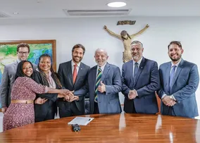 LULA SANCIONA LEIS DE COTA NO CINEMA E NA TV PAGA