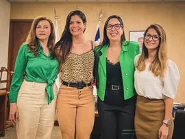 LUDMILLA FISCINA PEDE AÇÕES EMERGENCIAIS DE COMBATE À SECA EM REUNIÃO COM A SECRETÁRIA DE INFRAESTRUTURA HÍDRICA, LARISSA MORAES