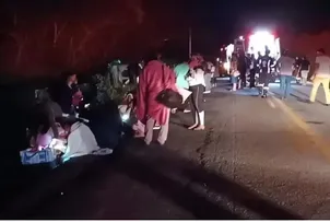 ACIDENTE COM ÔNIBUS DEIXA 29 PASSAGEIROS FERIDOS NO SUDOESTE DA BAHIA