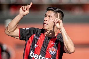 ÍDOLO DO VITÓRIA DECLARA APOIO A NIKOLAS FERREIRA NAS REDES SOCIAIS "VENCEREMOS"