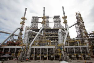 FUP REIVINDICA À PETROBRAS O RETORNO DE EMPREGADOS TRANSFERIDOS DA RLAM