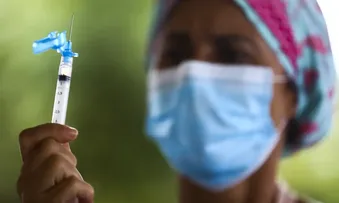 SAIBA QUAIS CIDADES DA BAHIA FORAM SELECIONADAS PARA INICIAR VACINAÇÃO CONTRA A DENGUE