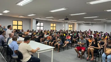 PREFEITO DE MADRE DE DEUS ADIA FESTA NA CIDADE, APÓS NAUFRÁGIO