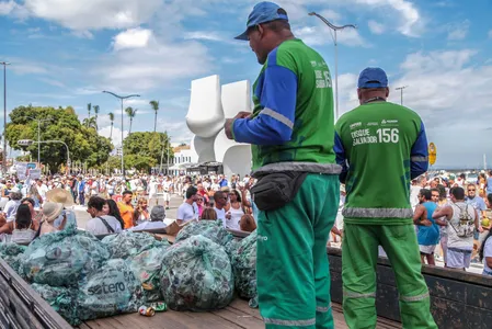 CONFIRA AÇÕES DA PREFEITURA NAS ÁREAS DE LIMPEZA E ASSISTÊNCIA SOCIAL PARA LAVAGEM DO BONFIM