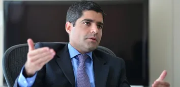 ACM NETO FAZ NOVAS CRÍTICAS A JERÔNIMO E COBRA ENTREGA DO VLT EM SALVADOR