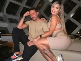 CARLINHOS MAIA DÁ BRONCA EM DEOLANE APÓS IMAGENS DA INFLUENCIADORA EM FAVELA CARIOCA
