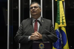 DINO DEFENDE EXPULSÃO SEM SALÁRIO DE JUÍZES E MILITARES COM DELITOS