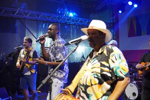 BANDA BATIFUN FAZ DO DOMINGO DE CARNAVAL PALCO DO SAMBA
