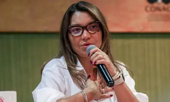 JANJA SAI EM DEFESA DE LULA E EXPLICA DECLARAÇÃO DO PETISTA SOBRE HOLOCAUSTO