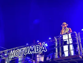 MOTUMBÁ INICIA AGENDA DE CARNAVAL COM SHOW EM BROTAS DE MACAÚBAS/BA, NESTE SÁBADO (03/02)