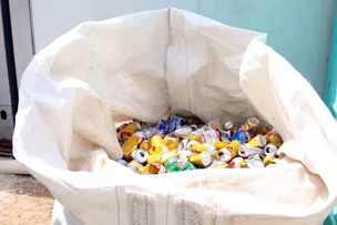 PREFEITURA SE UNE A PARCEIROS E INSTALA CENTRAL DE RECICLAGEM NA FESTA DE IEMANJÁ