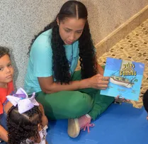 MUSEU DO MAR REALIZA CONTAÇÃO DE HISTÓRIA DO LIVRO 'VELAS CHEIAS DE SONHOS'