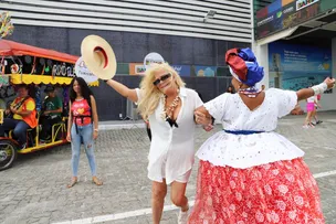 SETUR-BA FAZ RECEPTIVO AFRO-BAIANO, ATENDIMENTO AOS TURISTAS NOS CIRCUITOS E PESQUISA DURANTE O CARNAVAL