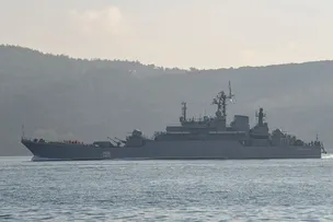 UCRÂNIA AFIRMA QUE DESTRUIU NAVIO DE GUERRA RUSSO NA CRIMEIA