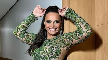 VIVIANE ARAUJO USA APLIQUE AVALIADO EM R$ 10 MIL EM DESFILE DA MANCHA VERDE