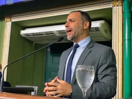 AUGUSTO VASCONCELOS CRITICA LEILÃO DE ÁREAS VERDES DESAFETADAS PELA PREFEITURA