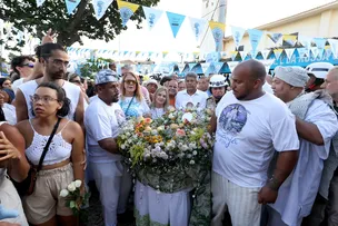 COM PEDIDOS DE MAIS EMPREGO E PAZ PARA O MUNDO, GOVERNADOR JERÔNIMO RODRIGUES PRESTIGIA A FESTA DE IEMANJÁ, NO RIO VERMELHO