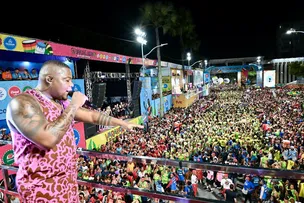 BLOCO MUQUISAMBA COMEMORA SEGUNDO ANO NO CARNAVAL COM SHOW DE ESCANDURRAS