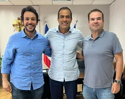 CACÁ LEÃO ASSUME PRESIDÊNCIA DO PROGRESSISTAS DE SALVADOR